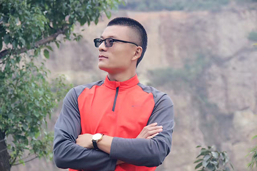 王浩：團(tuán)建資深定制師拓展師